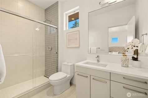 8351 SE 31st Street Mercer Island WA 98040