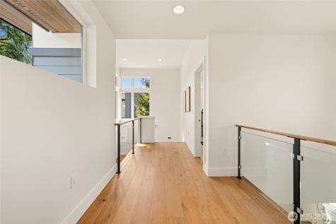 8351 SE 31st Street Mercer Island WA 98040