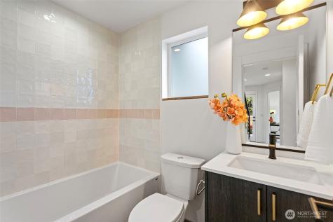 6745 Earl Avenue NW Seattle WA 98117
