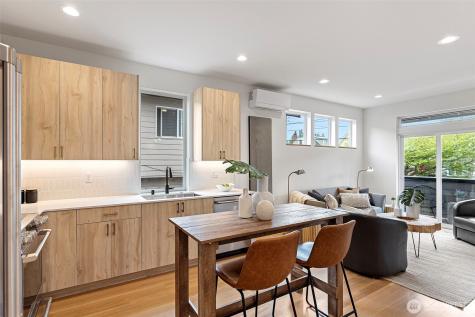 6745 Earl Avenue NW Seattle WA 98117