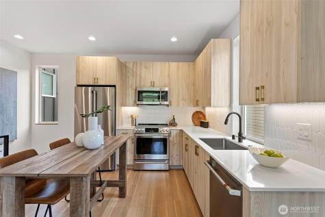 6745 Earl Avenue NW Seattle WA 98117