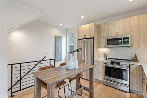 6745 Earl Avenue NW Seattle WA 98117