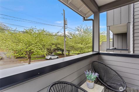 6745 Earl Avenue NW Seattle WA 98117