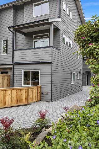 6745 Earl Avenue NW Seattle WA 98117