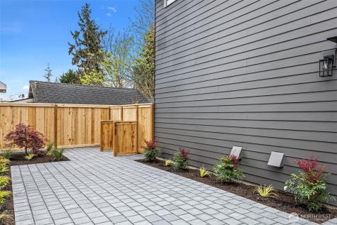 6745 Earl Avenue NW Seattle WA 98117