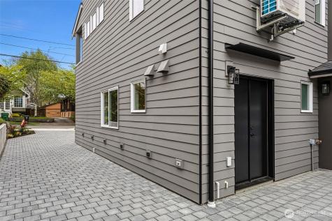 6745 Earl Avenue NW Seattle WA 98117