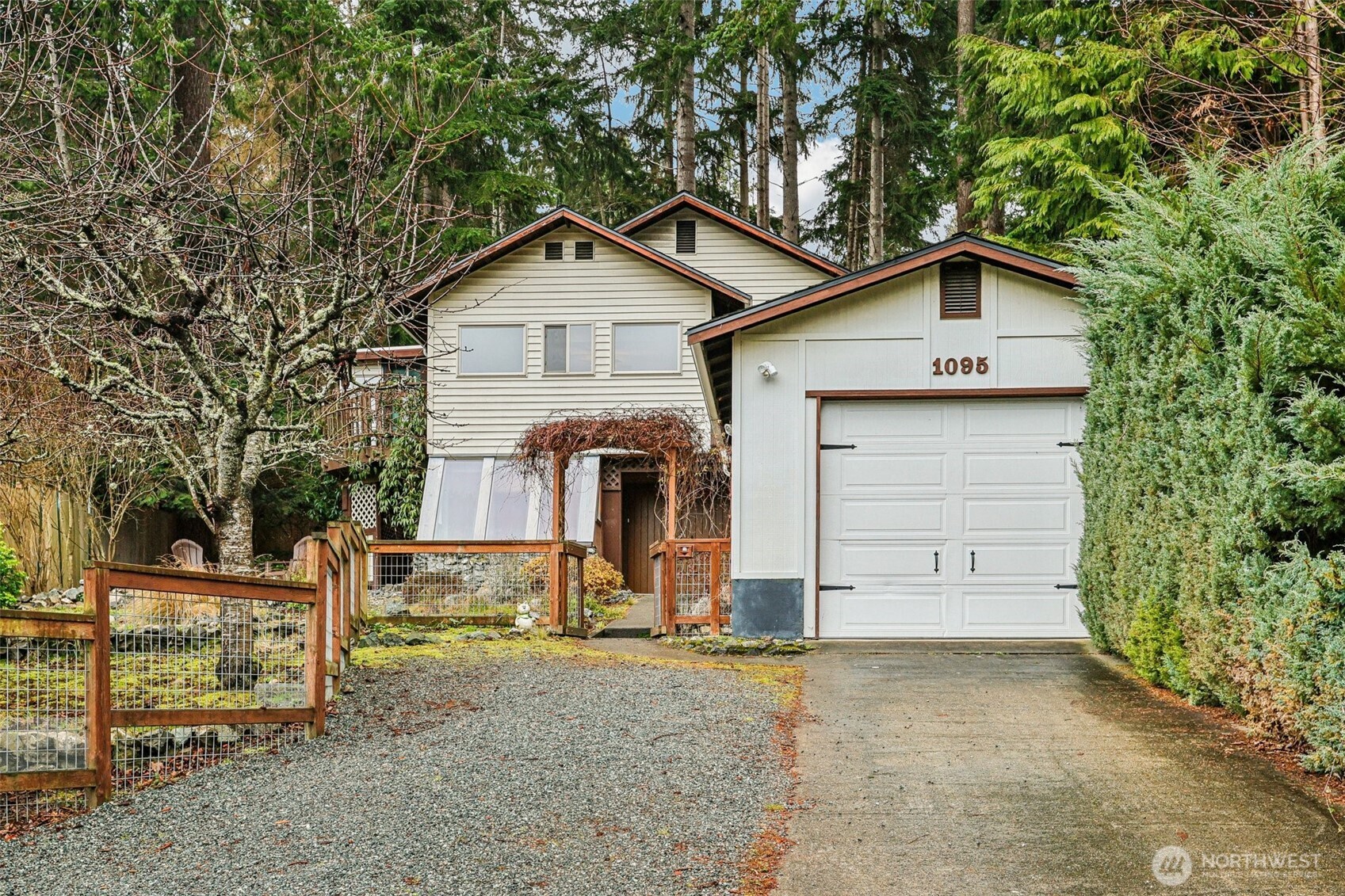 1095 Worthy Place Greenbank WA 98253