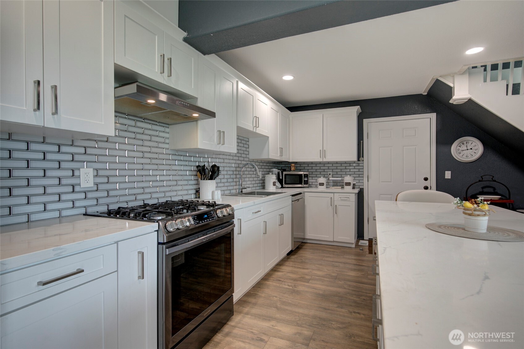802 Eklund Avenue Hoquiam WA 98550