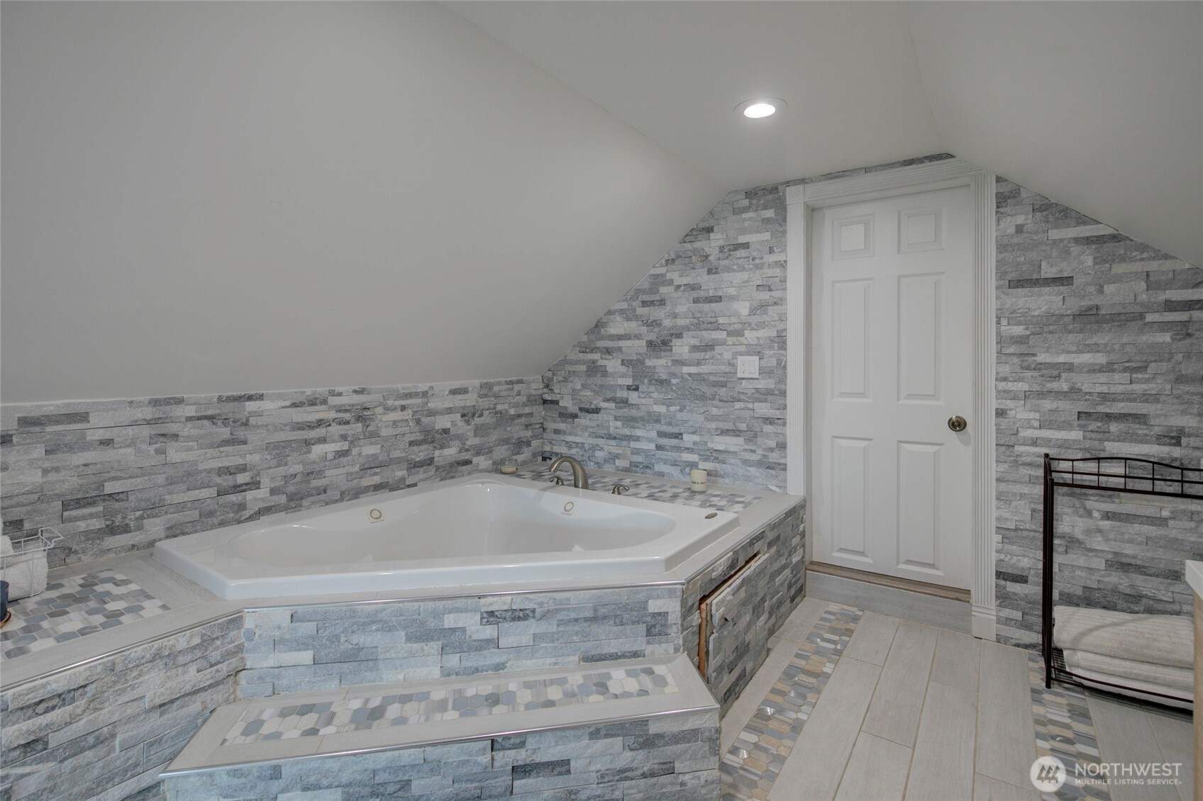 802 Eklund Avenue Hoquiam WA 98550