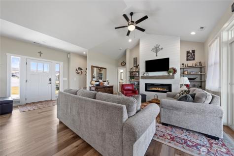 8090 Desert Sage Court SE Othello WA 99344