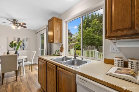 821 Harvest Road Bothell WA 98012