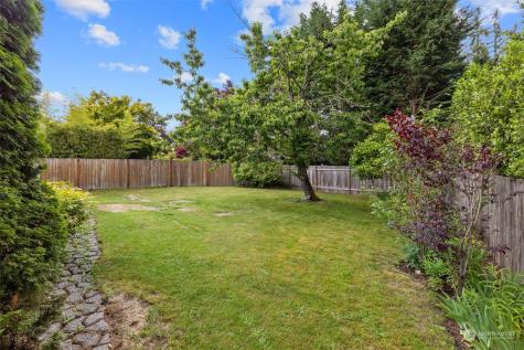 821 Harvest Road Bothell WA 98012