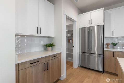 25 213th Place SW Bothell WA 98021