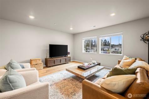 3512 Hoffman Hill Boulevard Dupont WA 98327