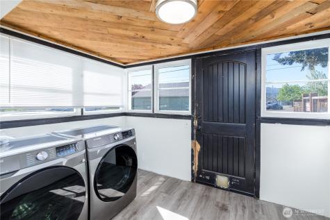 405 W Spruce Street Sequim WA 98362