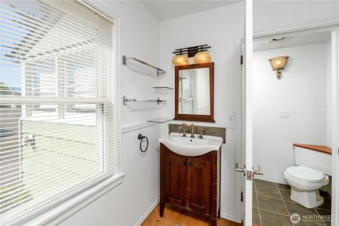 405 W Spruce Street Sequim WA 98362