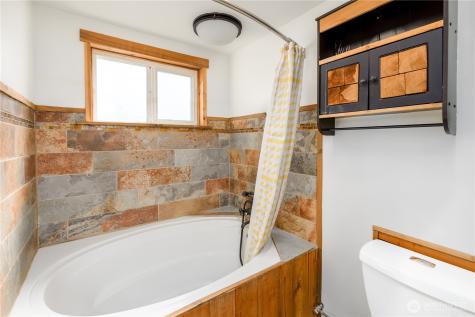 405 W Spruce Street Sequim WA 98362
