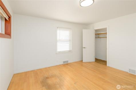 405 W Spruce Street Sequim WA 98362