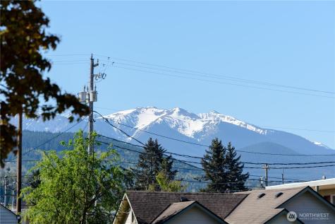 405 W Spruce Street Sequim WA 98362