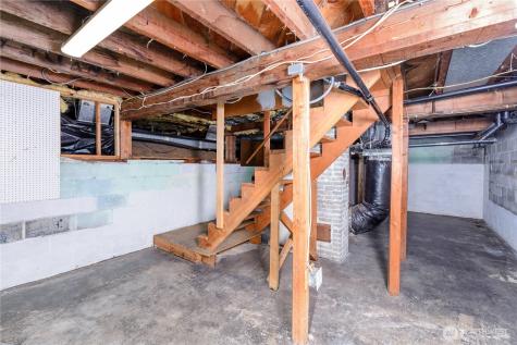 405 W Spruce Street Sequim WA 98362