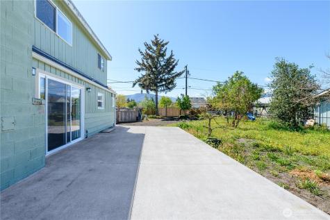 405 W Spruce Street Sequim WA 98362