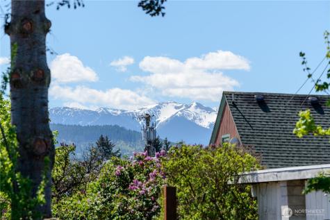 405 W Spruce Street Sequim WA 98362