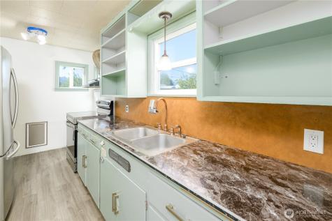 405 W Spruce Street Sequim WA 98362