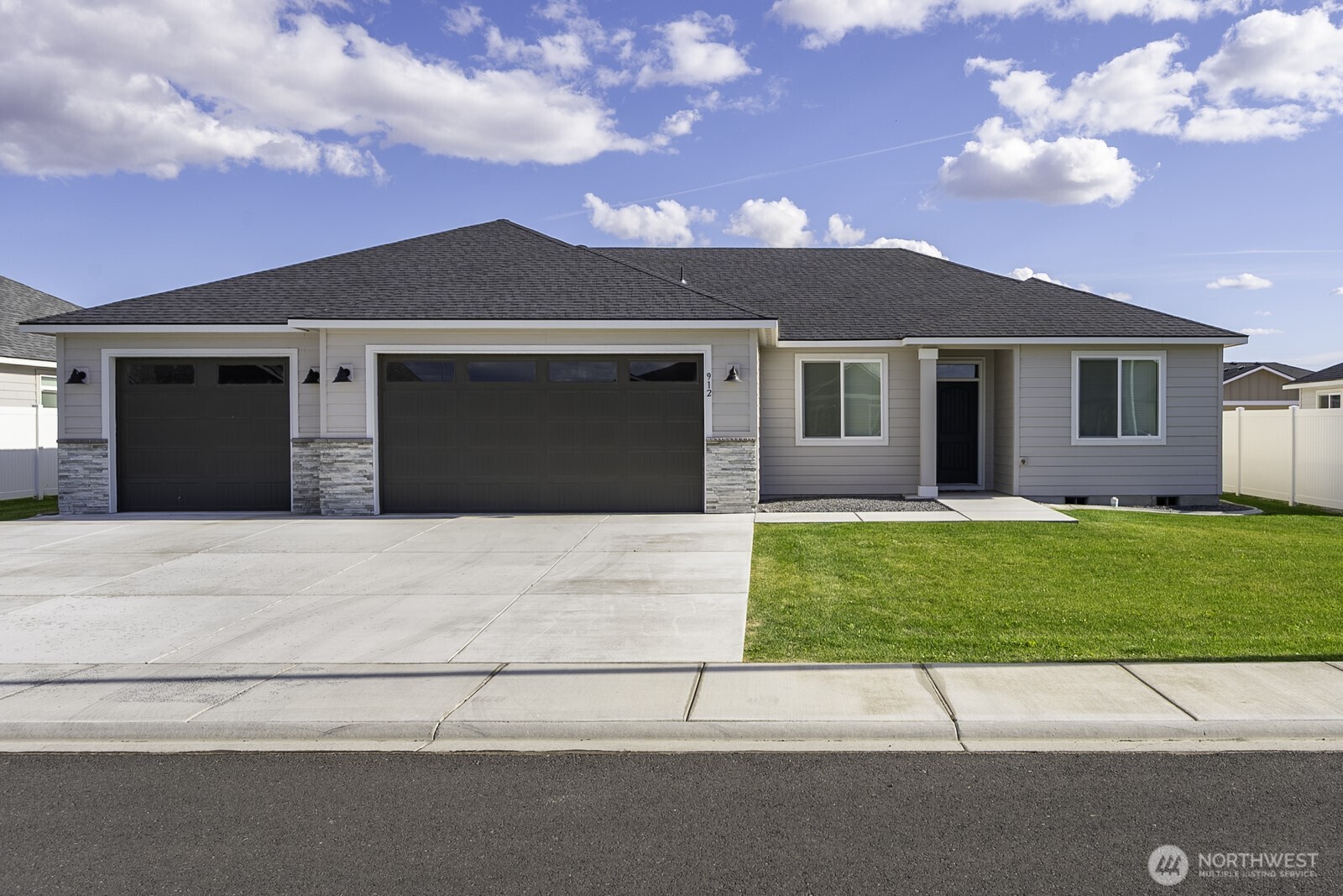 912 7th Avenue NE Ephrata WA 98823