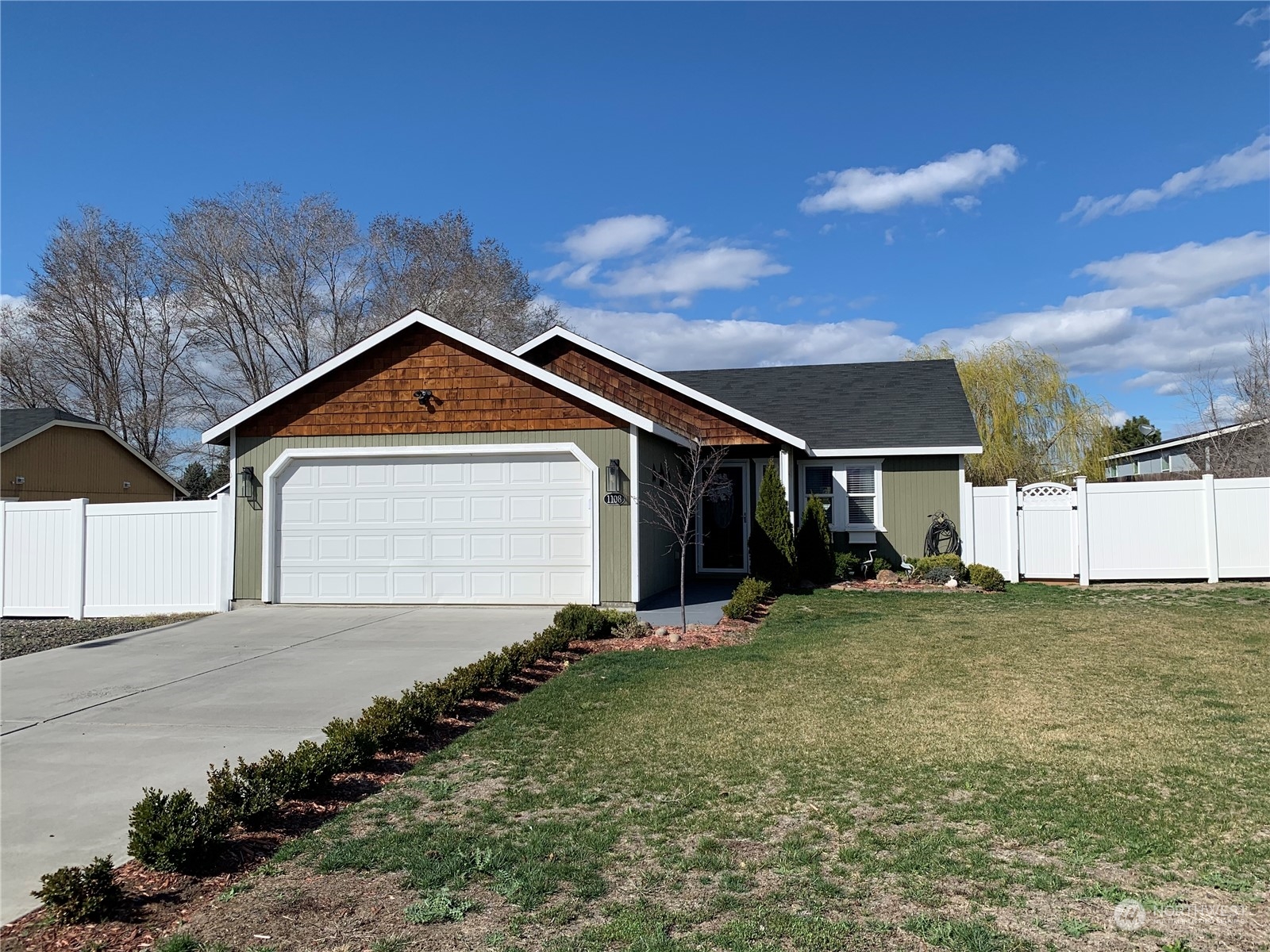 1108 Meadow View Drive Moses Lake WA 98837
