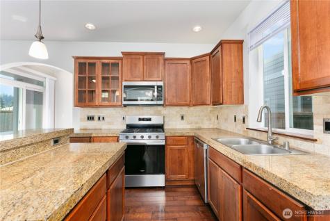 2411 43rd Avenue SE Puyallup WA 98374