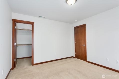 2411 43rd Avenue SE Puyallup WA 98374