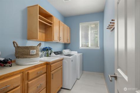 9429 NE Blue Wave Court Bainbridge Island WA 98110