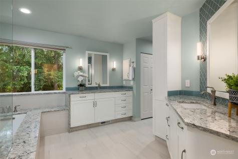 9429 NE Blue Wave Court Bainbridge Island WA 98110