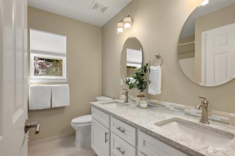 9429 NE Blue Wave Court Bainbridge Island WA 98110