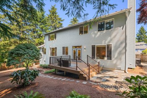 9429 NE Blue Wave Court Bainbridge Island WA 98110