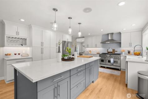 32 Cascade Key Bellevue WA 98006