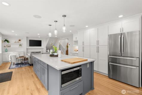 32 Cascade Key Bellevue WA 98006