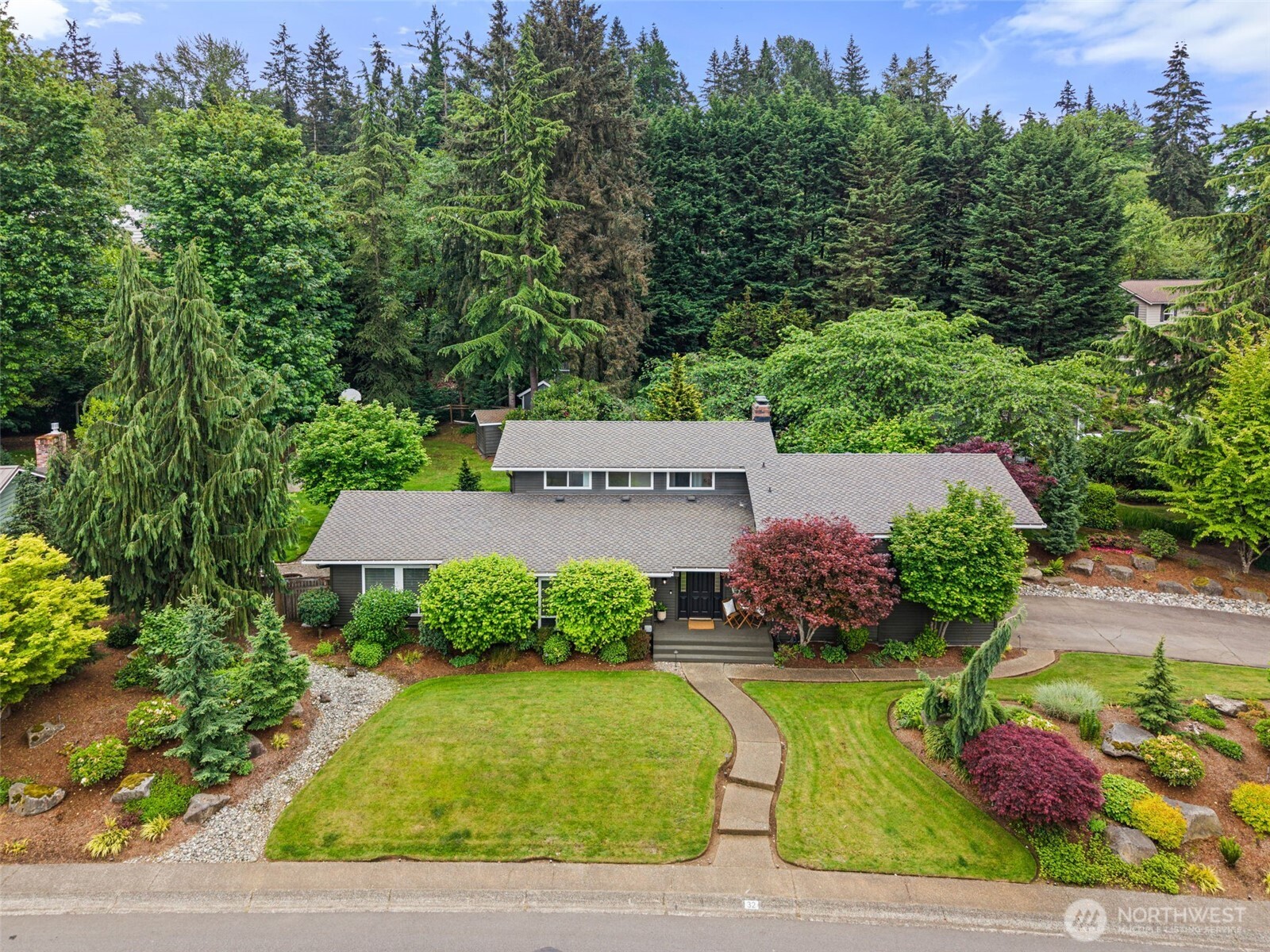 32 Cascade Key Bellevue WA 98006
