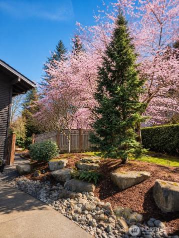 32 Cascade Key Bellevue WA 98006
