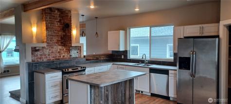 725 NW New York Avenue Chehalis WA 98532