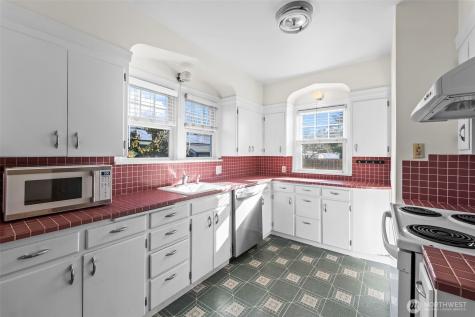 327 5th Street SW Puyallup WA 98371