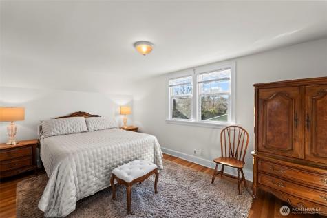 327 5th Street SW Puyallup WA 98371