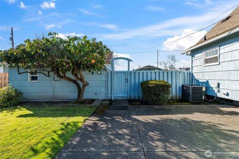 327 5th Street SW Puyallup WA 98371