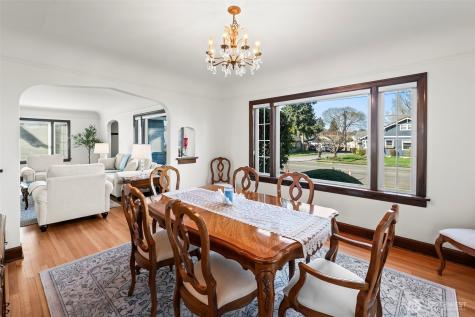 327 5th Street SW Puyallup WA 98371