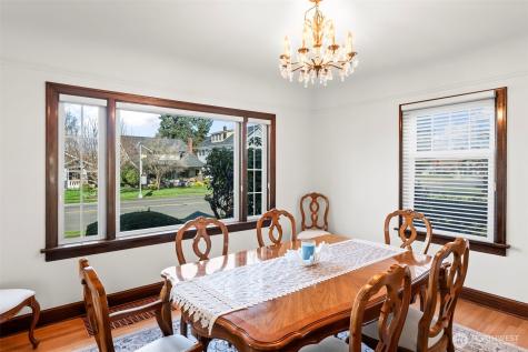 327 5th Street SW Puyallup WA 98371