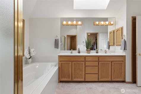 24135 SE 16th Place Sammamish WA 98075