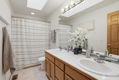 24135 SE 16th Place Sammamish WA 98075