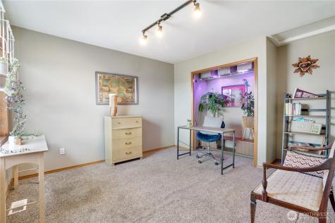 2209 28th Street SE Puyallup WA 98372