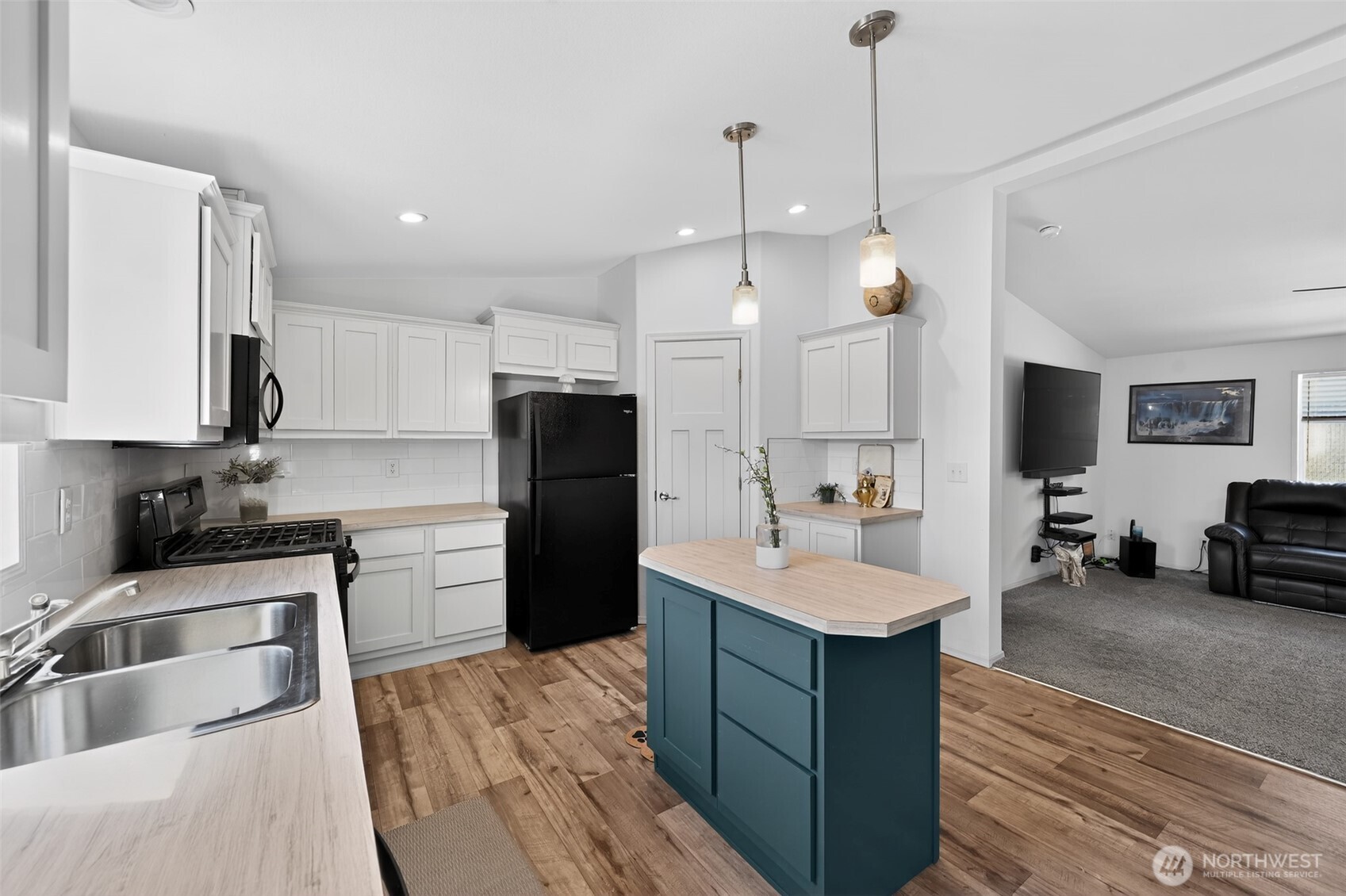 23708 Locust Way Bothell WA 98021