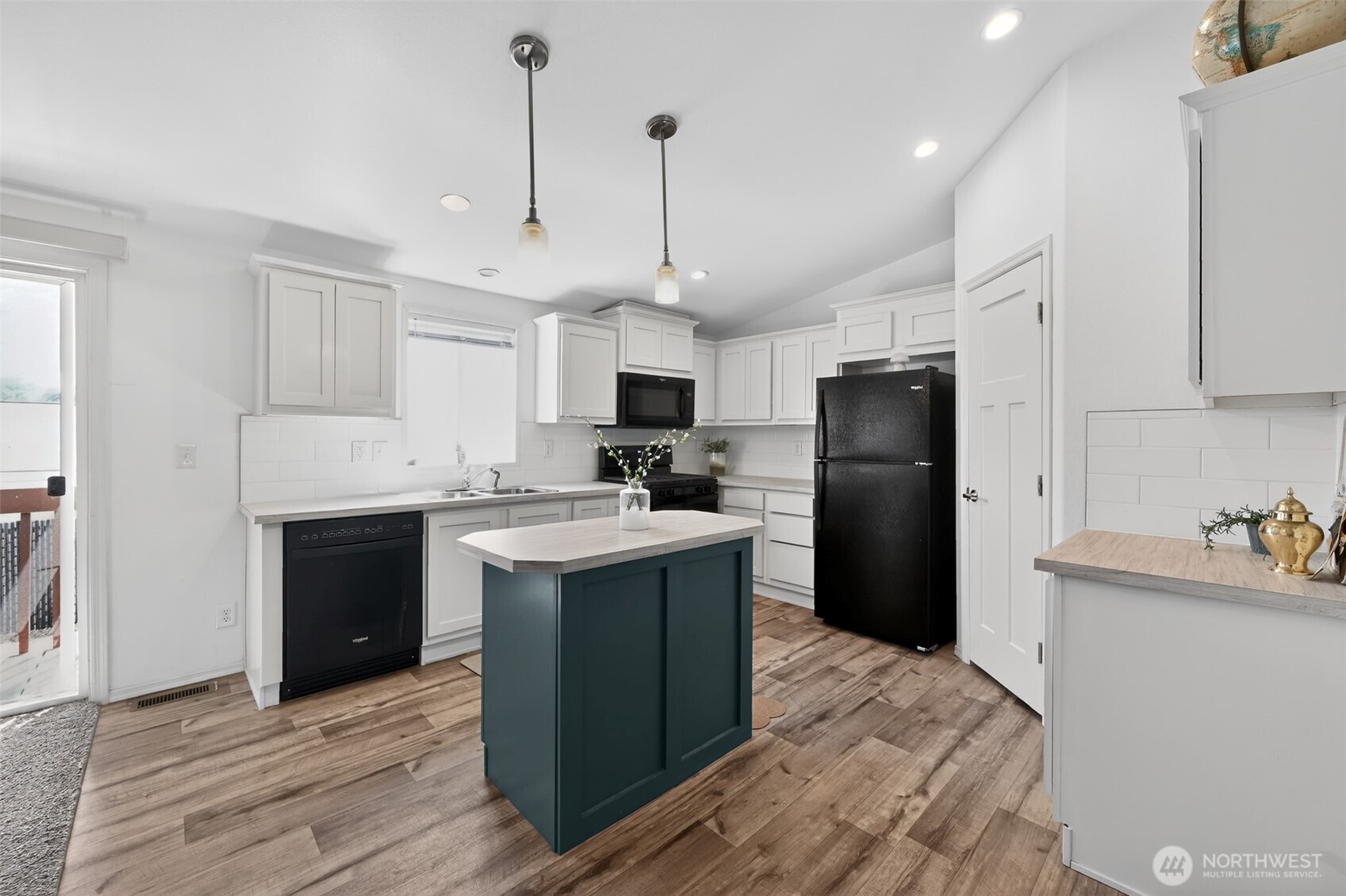 23708 Locust Way Bothell WA 98021